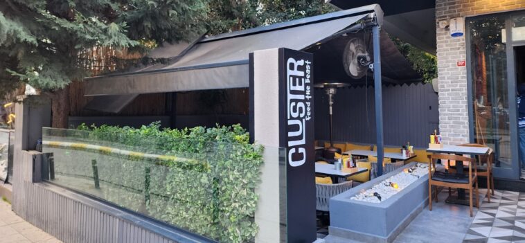 Cluster Burger Cadde Girişi
