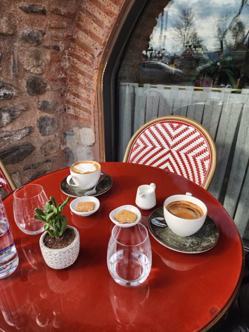 Divan Bistro Kuruçeşme Cappuccino ve Americano