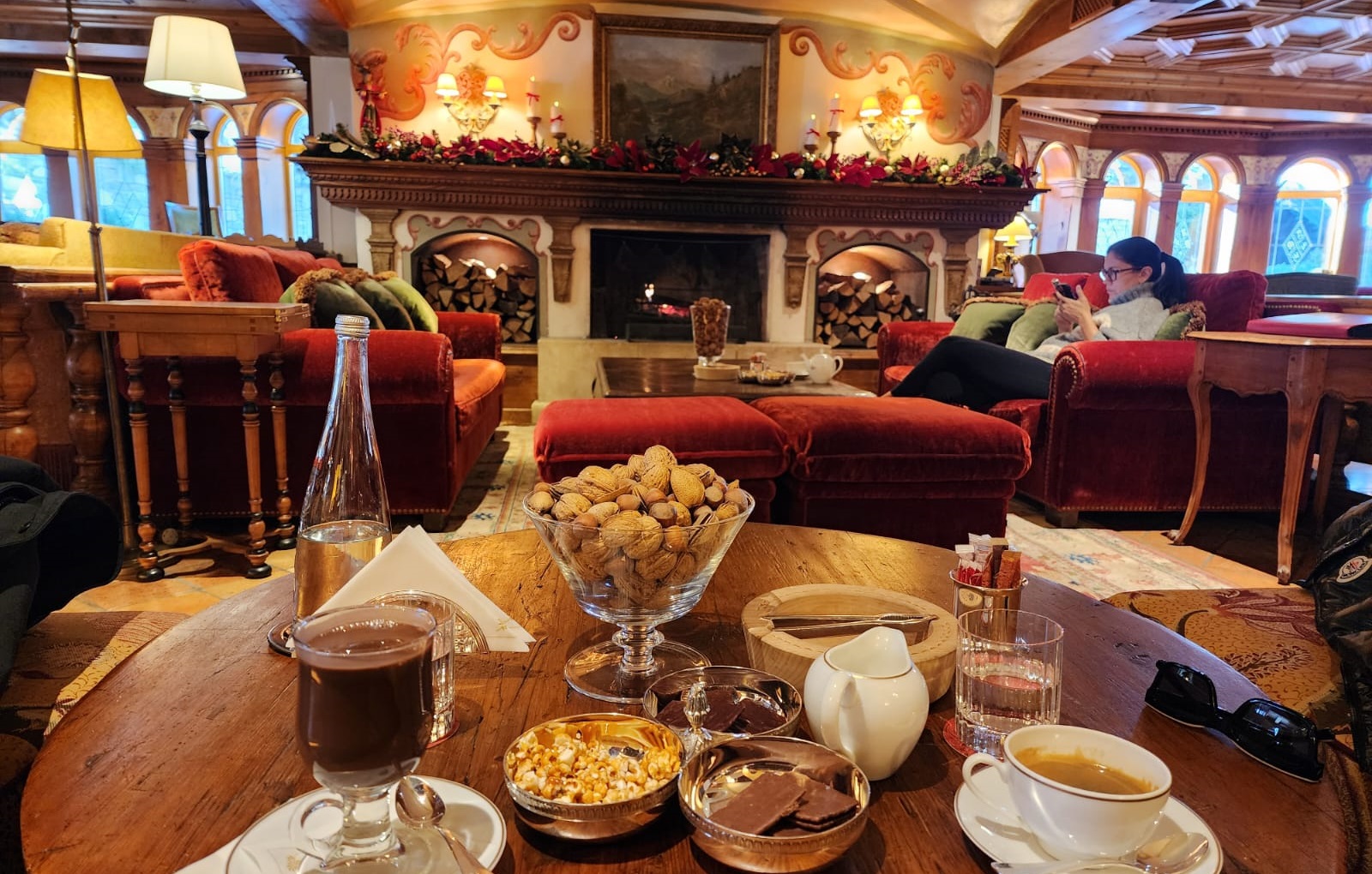 Hotel Les Airelles Courchevel Lobby Kafe İçecek Sunumu