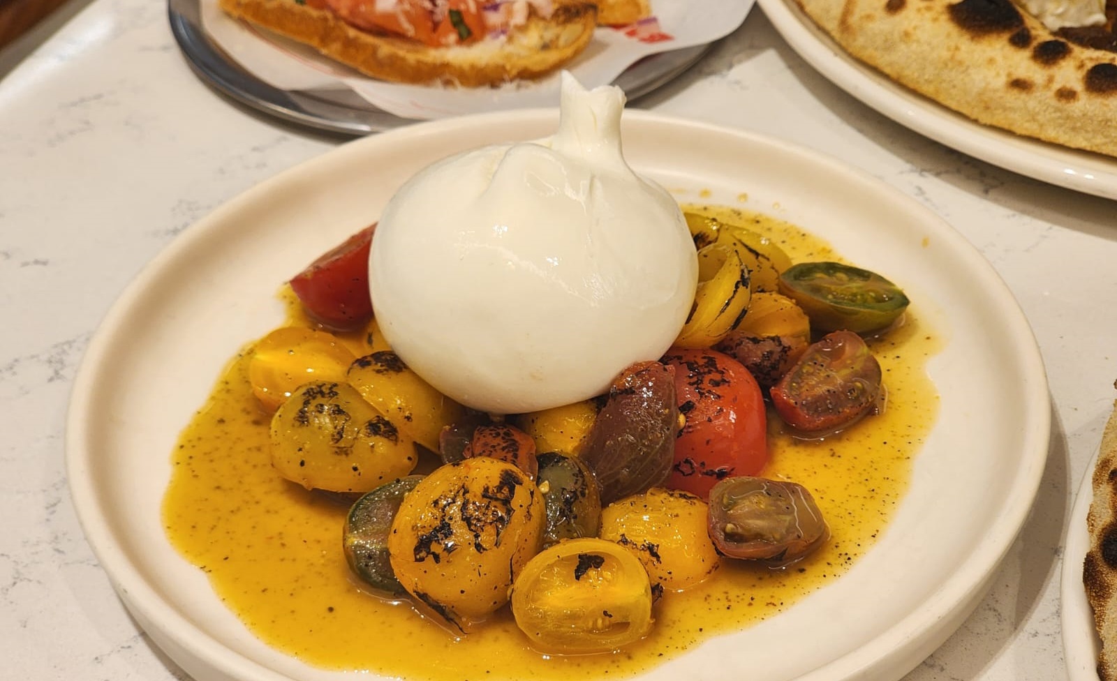 Bargozzy Pizza Nişantaşı Burrata Salatası 1