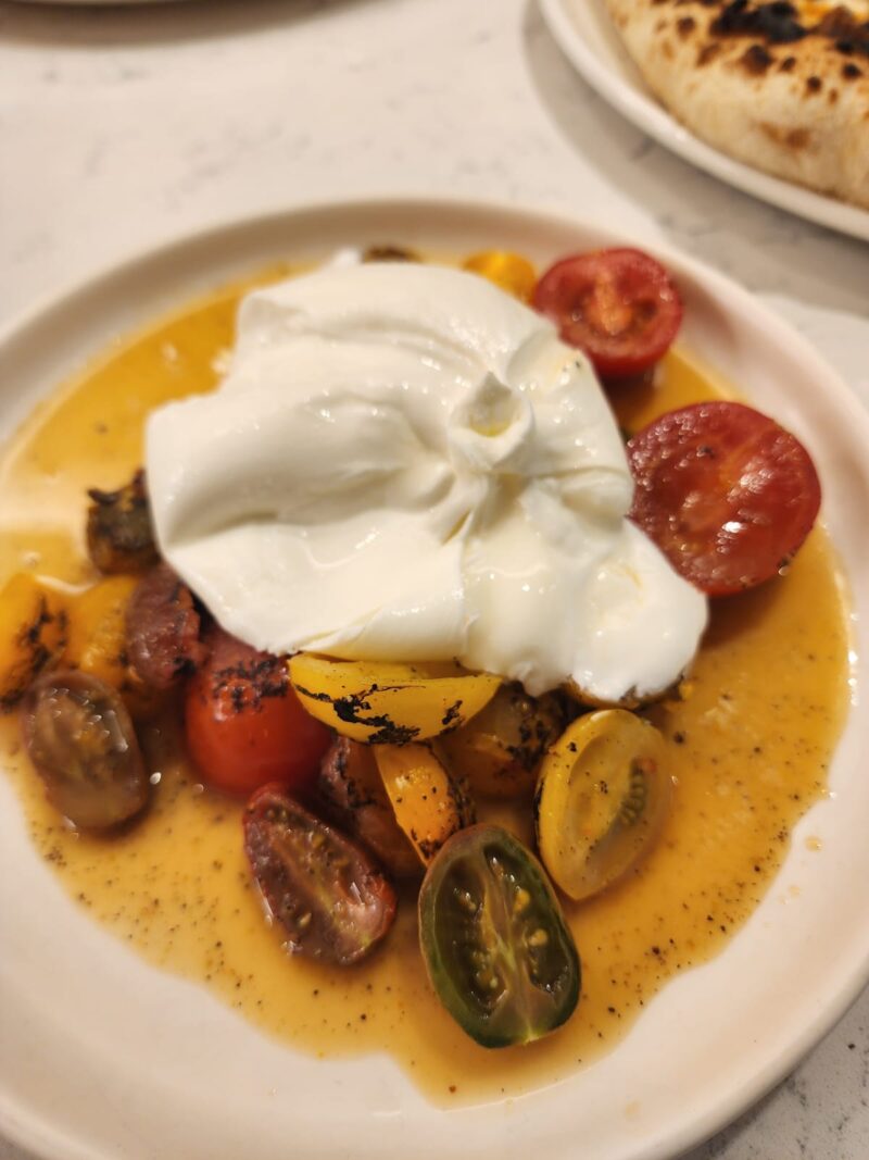 Bargozzy Pizza Nişantaşı Burrata Salatası