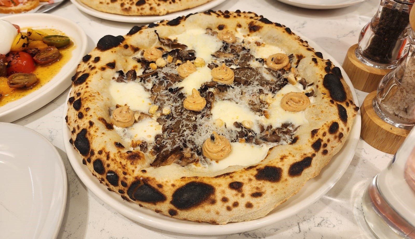 Bargozzy Pizza Nişantaşı Truffle Royale Pizza