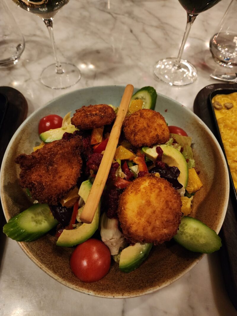 Barnathan İstanbul Kızarmış Keçi Peynirli Salata