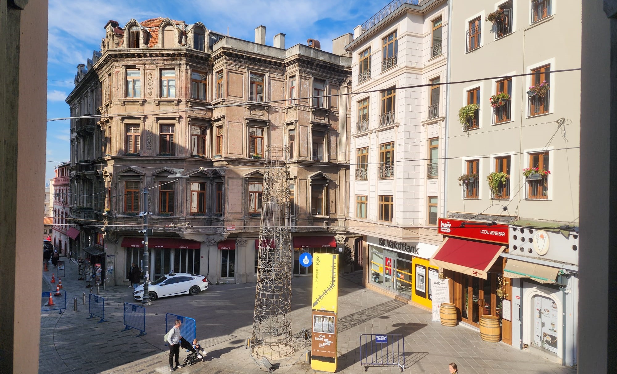 Hasan Fehmi Özsüt 1915 Üst Kat İstiklal Caddesi Manzarası