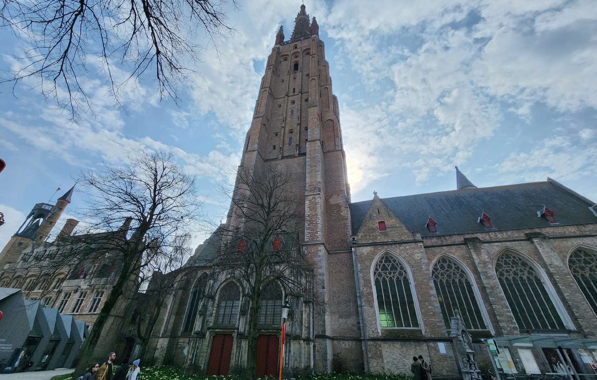 Brugge Bizim Leydi Kilisesi Onze-Lieve-Vrouwekerk