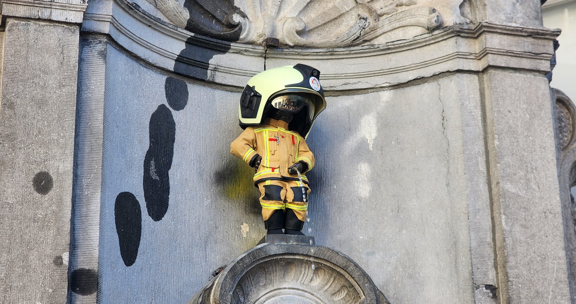 Brüksel Manneken Pis İtfayeci