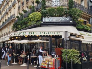 Café de Flore Paris Girişi