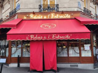 Le Relais De L’Entrecôte Paris Girişi