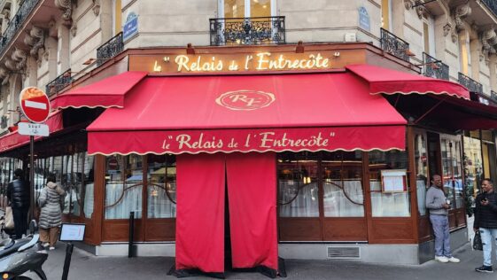 Le Relais De L’Entrecôte Paris Girişi