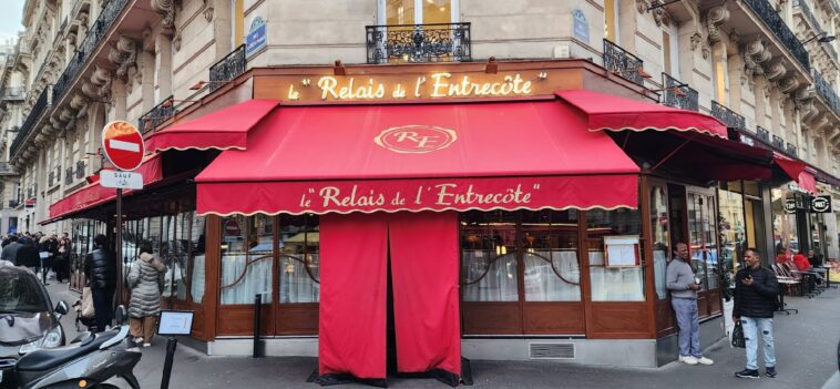 Le Relais De L’Entrecôte Paris Girişi