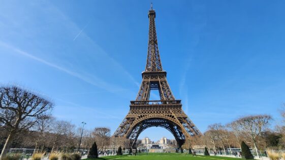 Paris Gezilecek Yerler Eyfel Kulesi