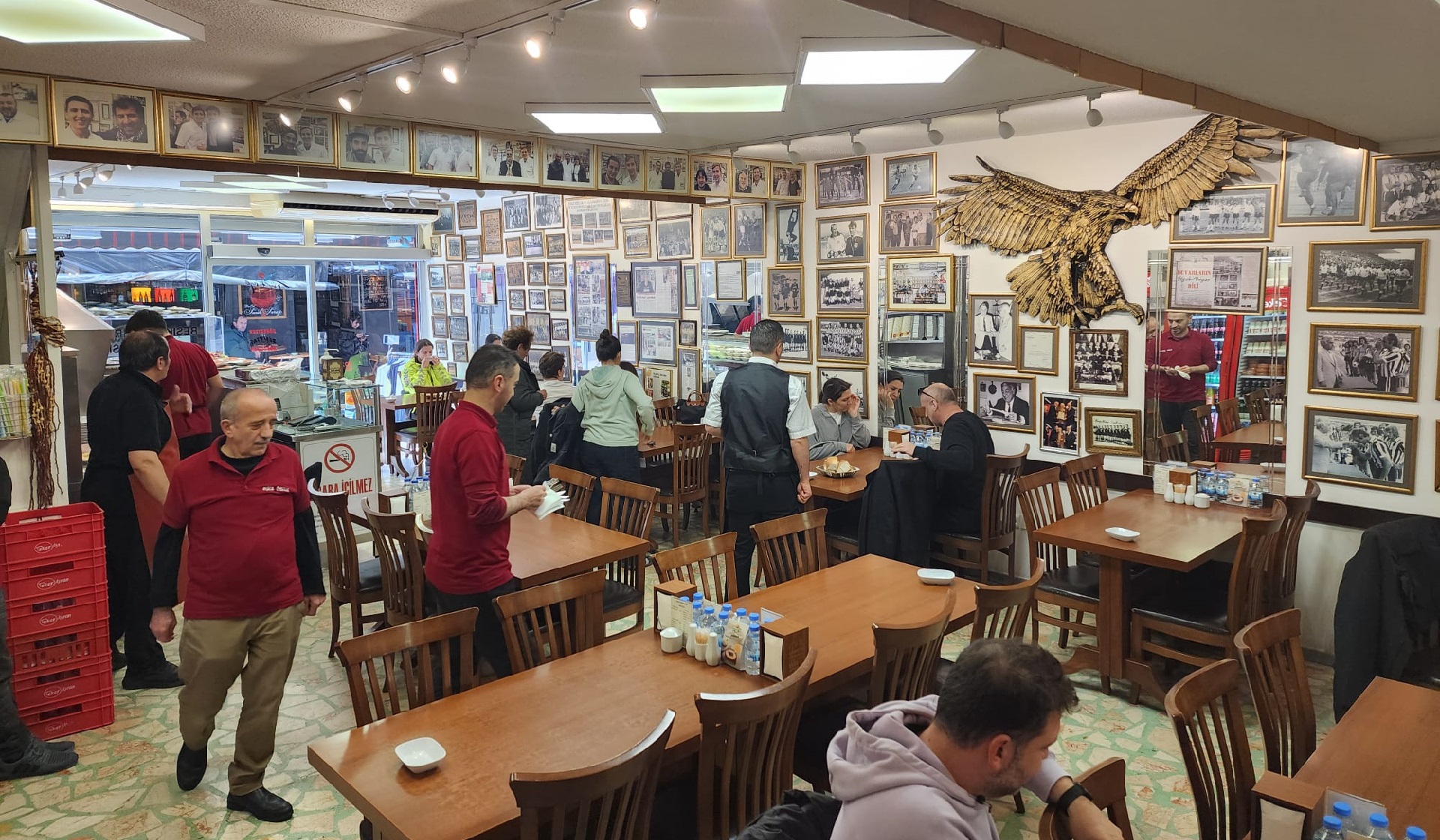 Şöhretler Beşiktaş Köftecisi İçerisi