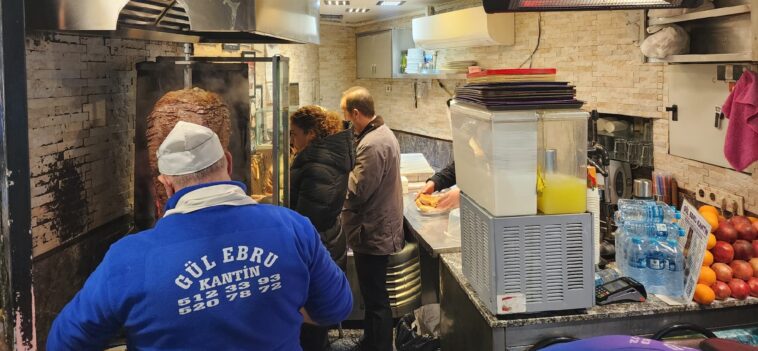 Gül Ebru Kantin İçerisi