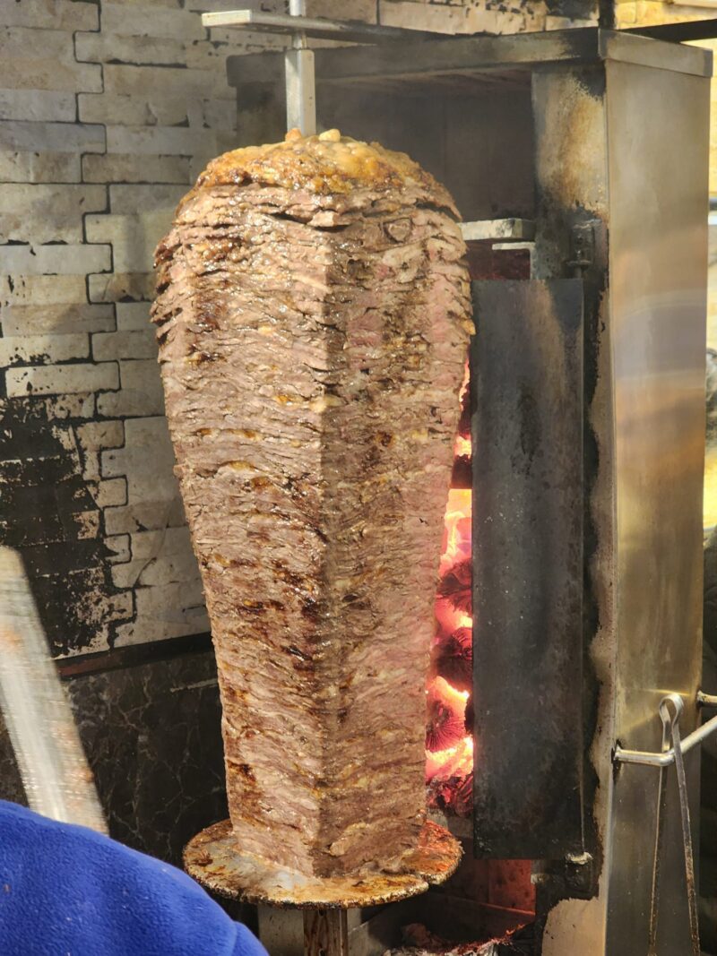 Gül Ebru Kantin Odun Ateşinde Döner