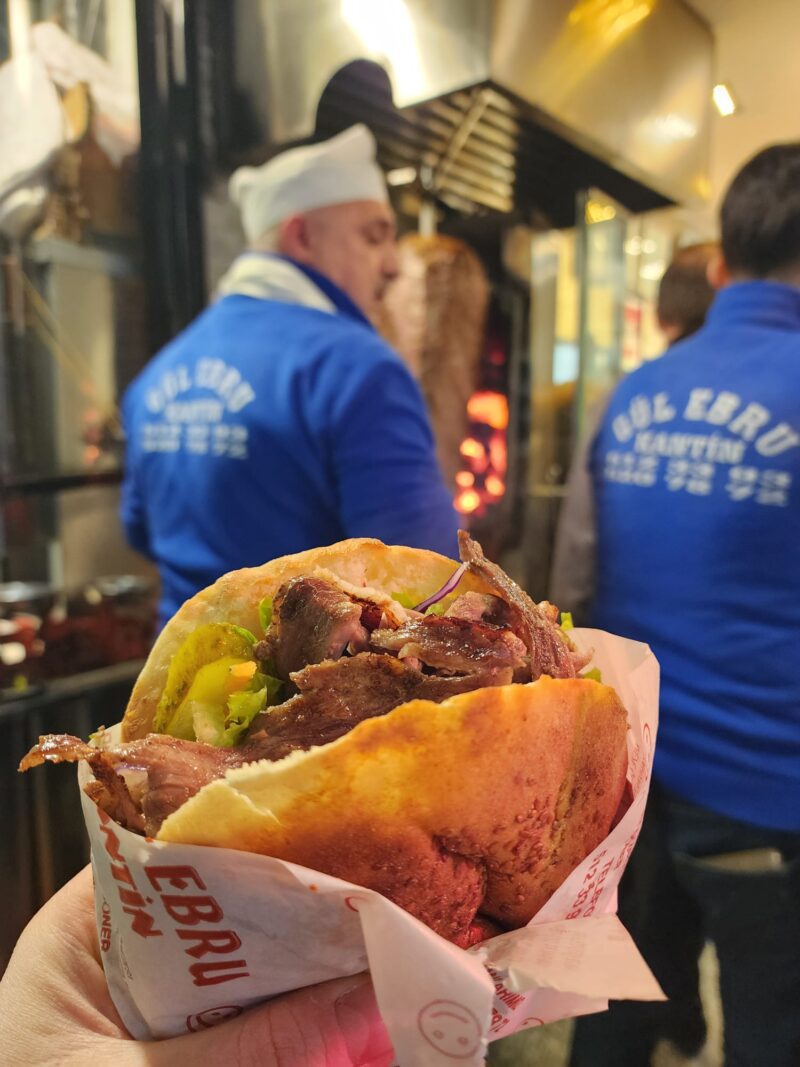 Gül Ebru Kantin Pide Arası Döner