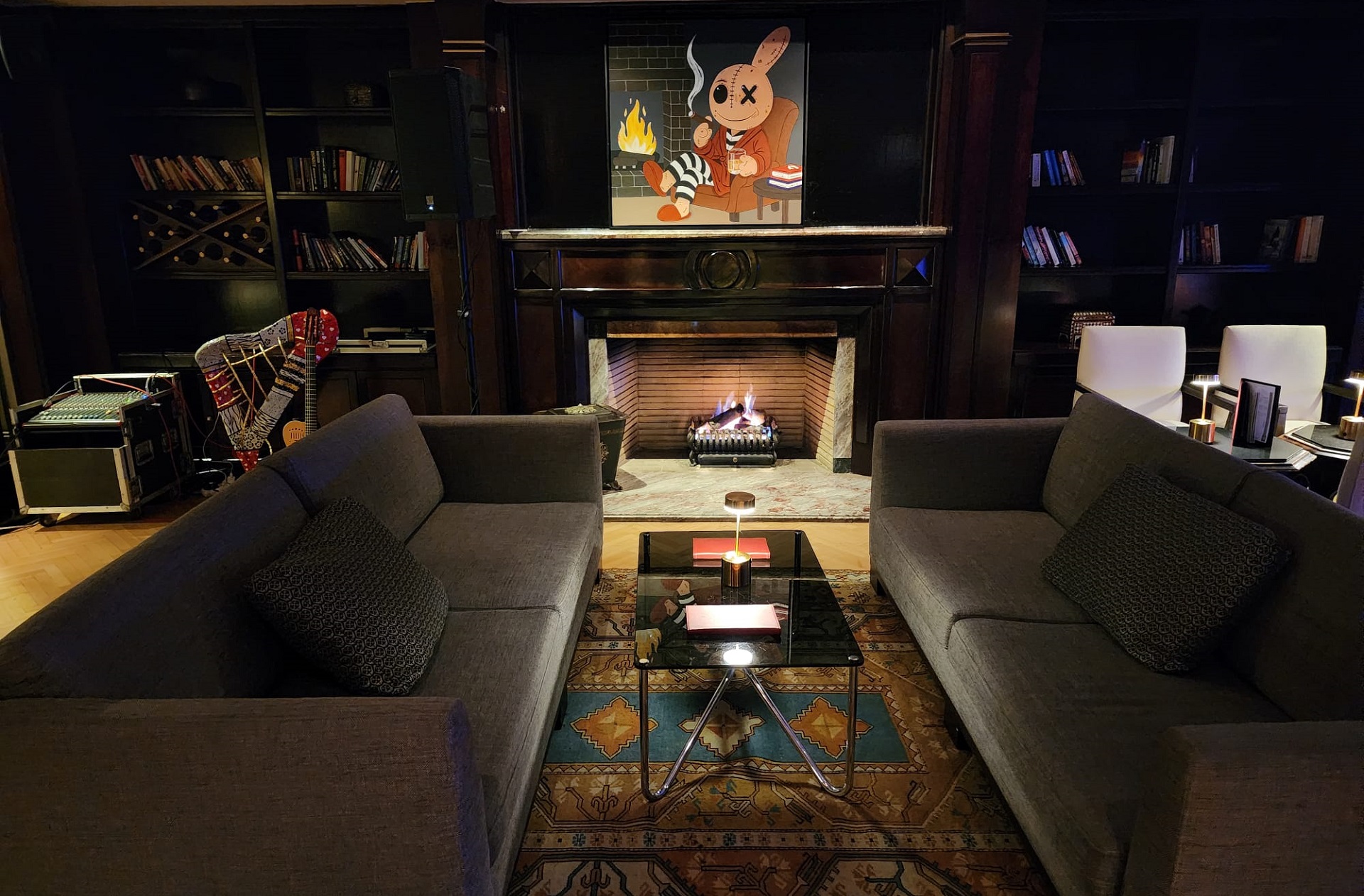 The Library Bar Grand Hyatt Istanbul L'Entrecote İçerisi 3
