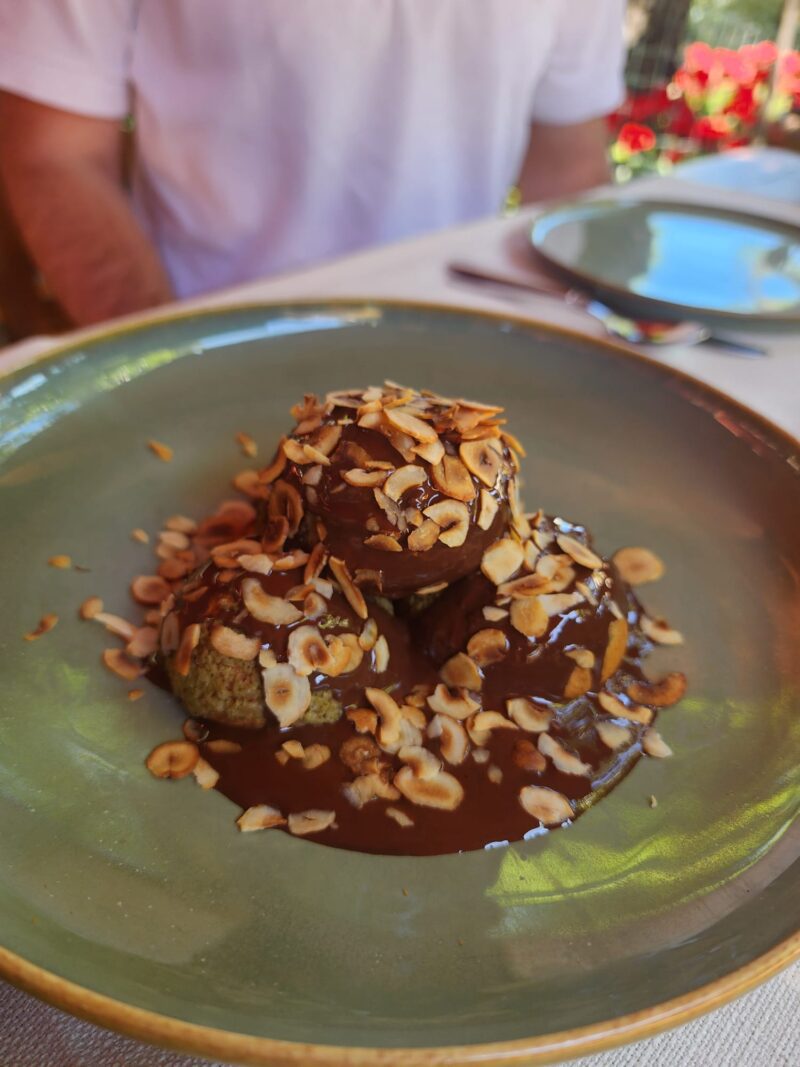 Leonardo Polonezköy Profiterol
