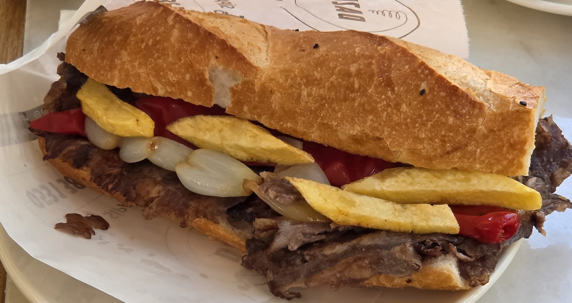 Dazu Nişantaşı Baget Ekmek Arası Döner