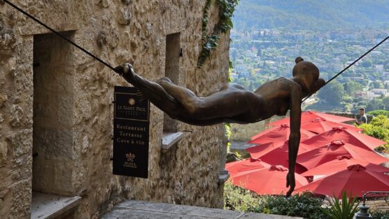 Saint Paul de Vence Kadın Heykeli
