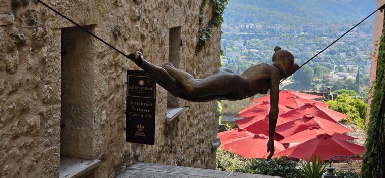 Saint Paul de Vence Kadın Heykeli
