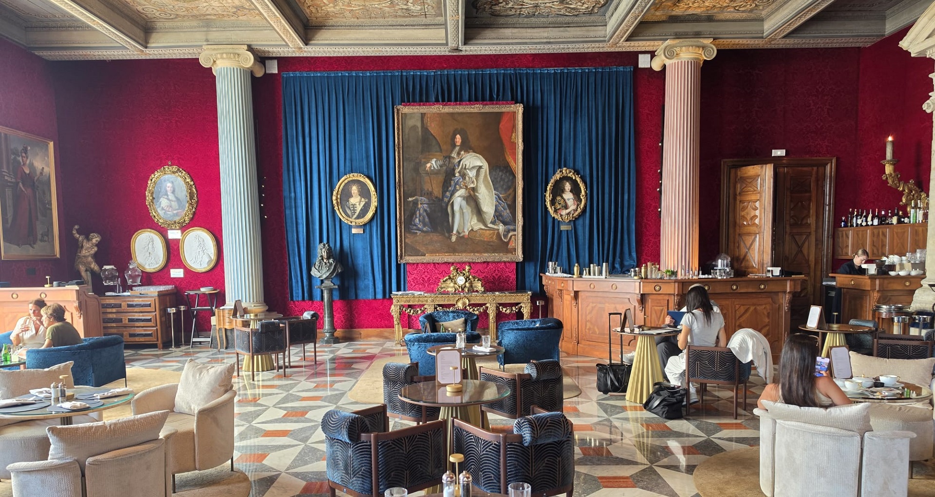 Le Negresco Nice Cafe Bölümü