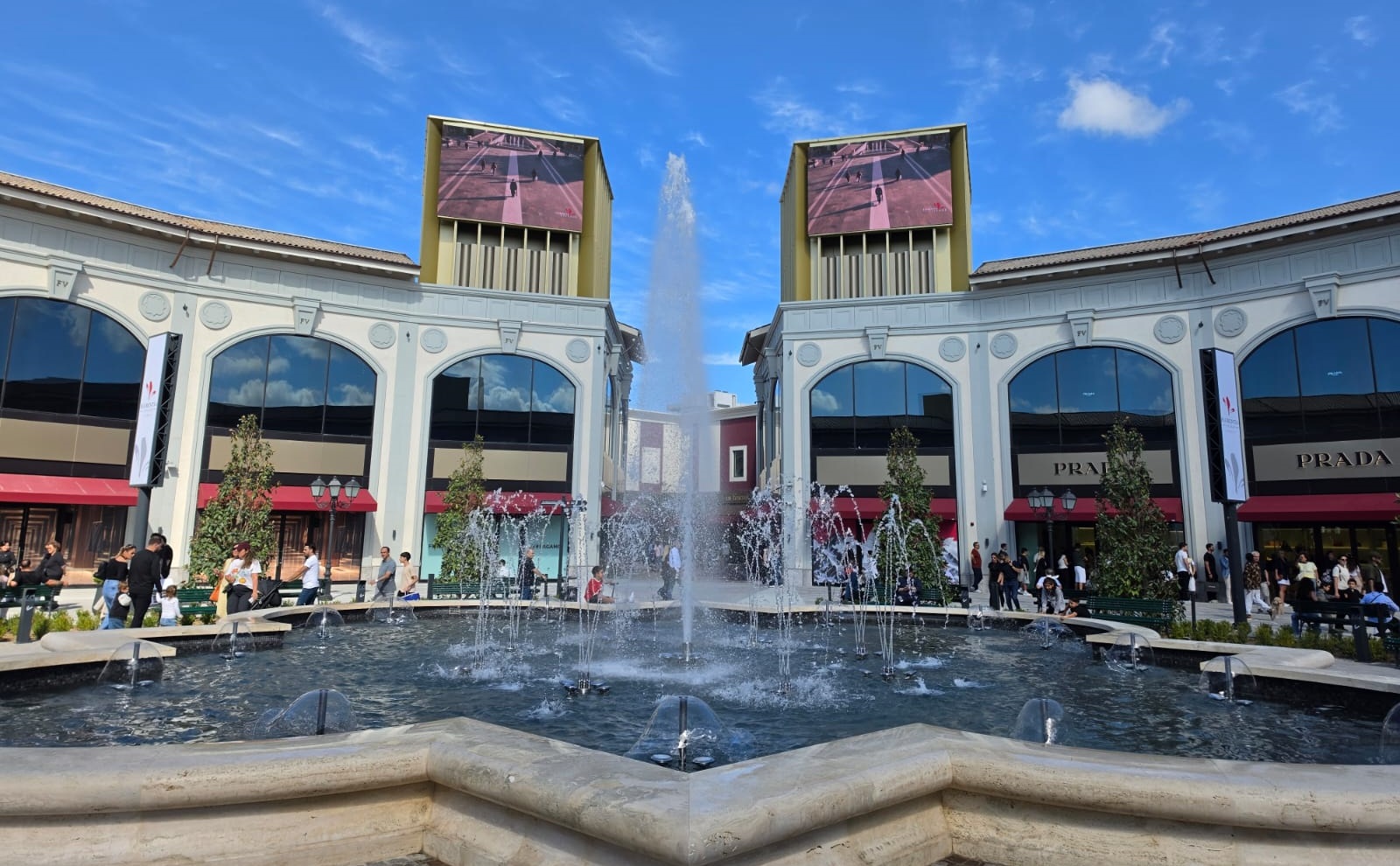 Florentia Village İstanbul Outlet Beymen Meydanı