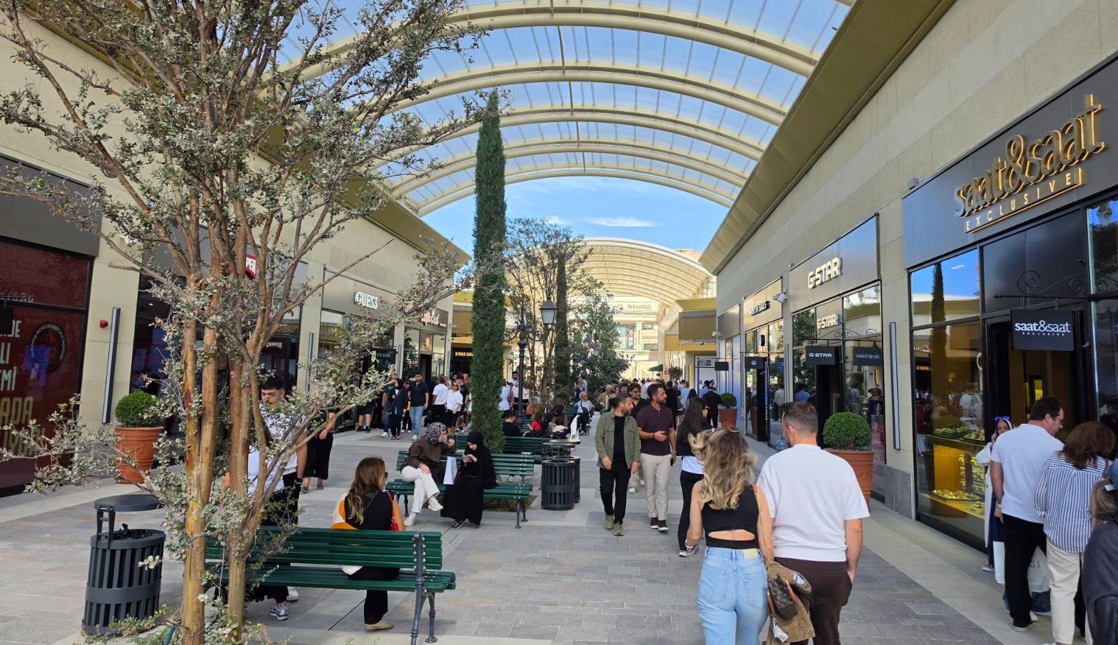 Florentia Village İstanbul Outlet Kapalı Alanlar